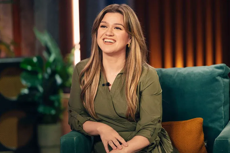 Kelly Clarkson's Shocking Exit: Talk Show Axed After 7 Seasons as Star Prioritizes Family Following Ex-Husband's Tragic Death