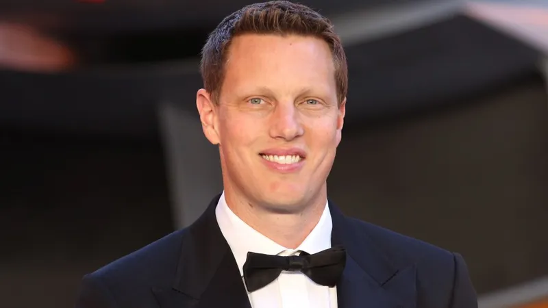 Hollywood's $108B Showdown: Ellison's 30-Film Pledge Battles Netflix's 'Monopoly' in Epic Studio War